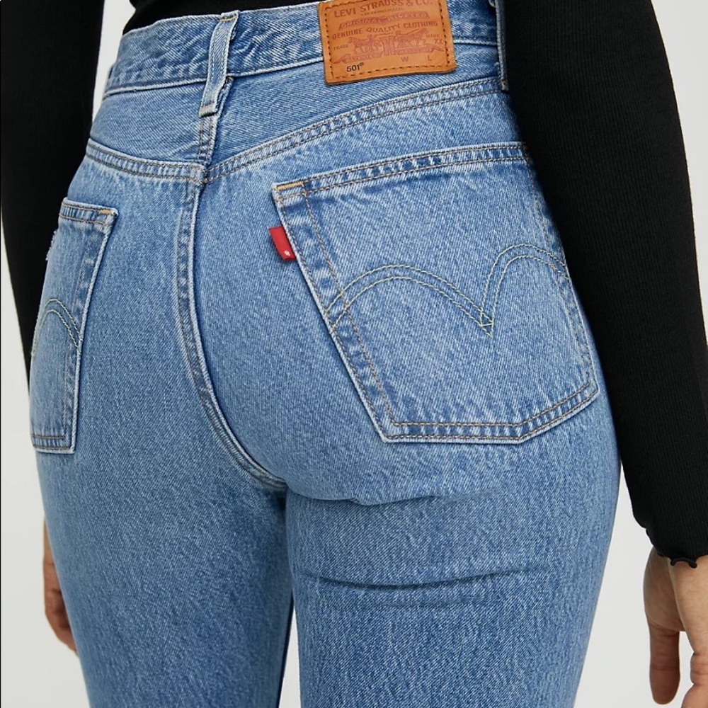 Levi’s Medium Wash 501 Jeans, Waist 32 Length 30